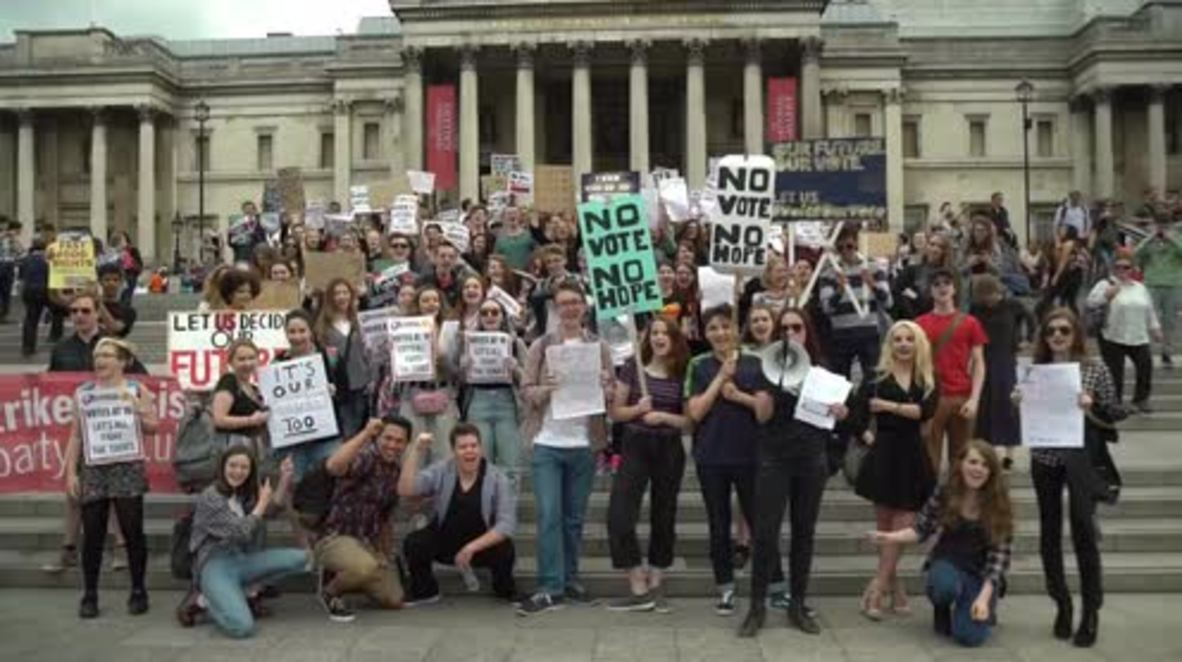 UK: Young Britons march for lowering the voting age in London