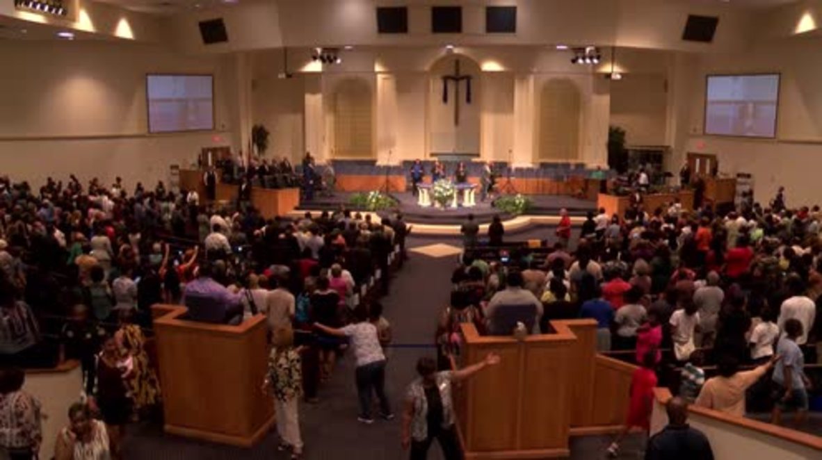 USA: Louisiana Governor calls for patience after Alton Sterling death