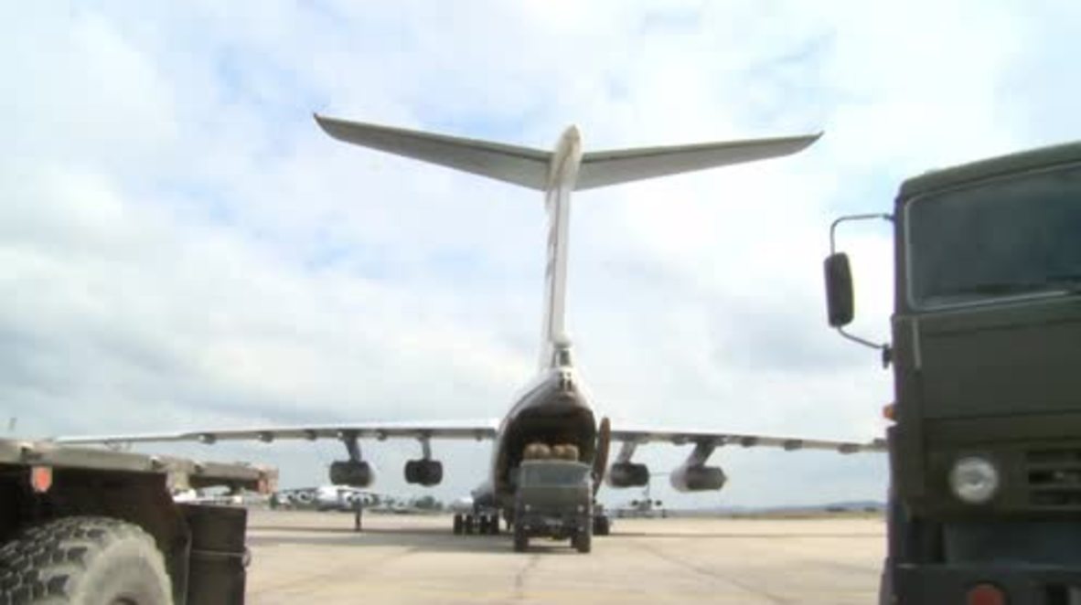 Syria: Govt. forces air-drop tons of aid to besieged city of Deir ez-Zor