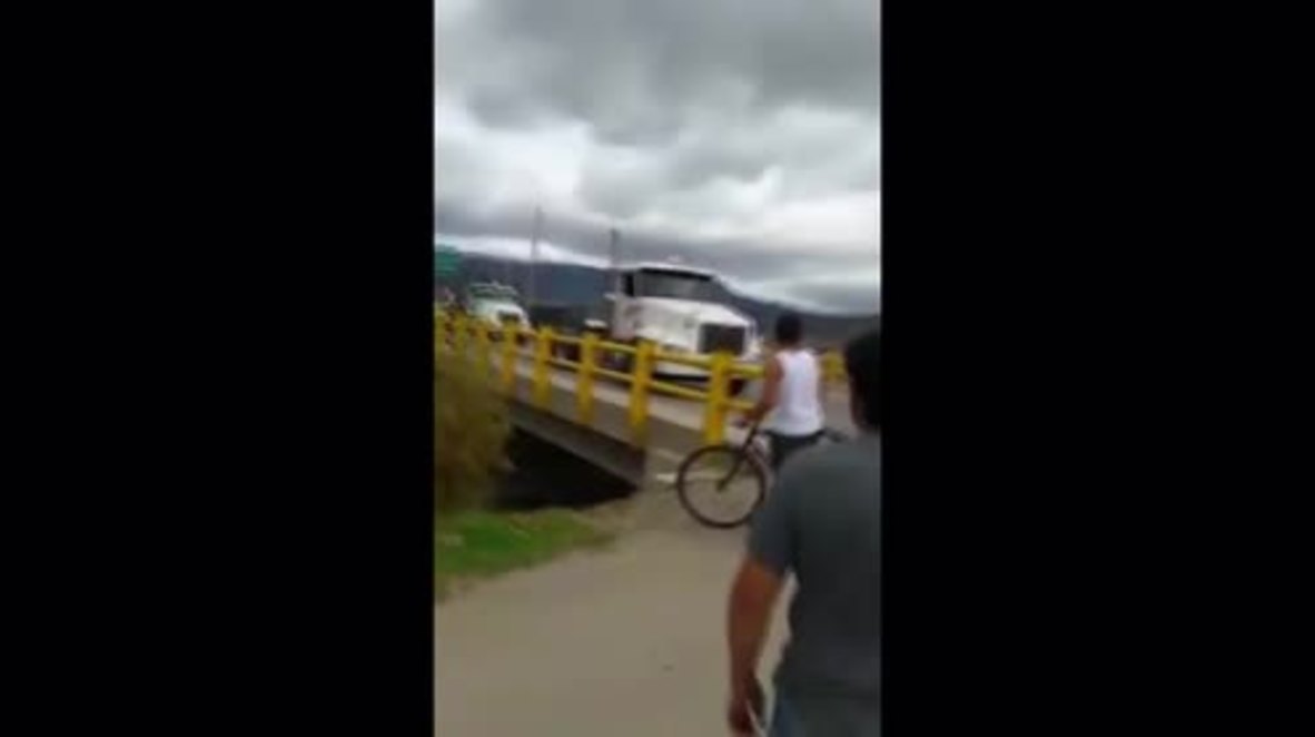 Colombia: Protester shot dead as strikers burn trucks in Boyaca *GRAPHIC*