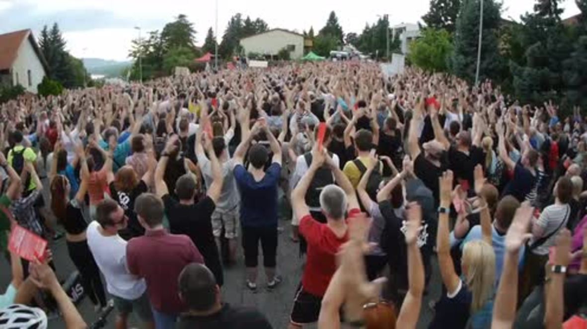 Slovakia: Thousands demand resignation of PM and Interior Minister in Bratislava