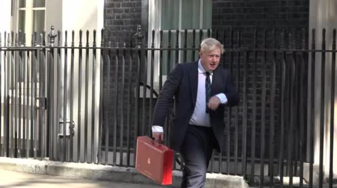 UK: Boris Johnson and other ministers arrive for PM May's first cabinet meeting