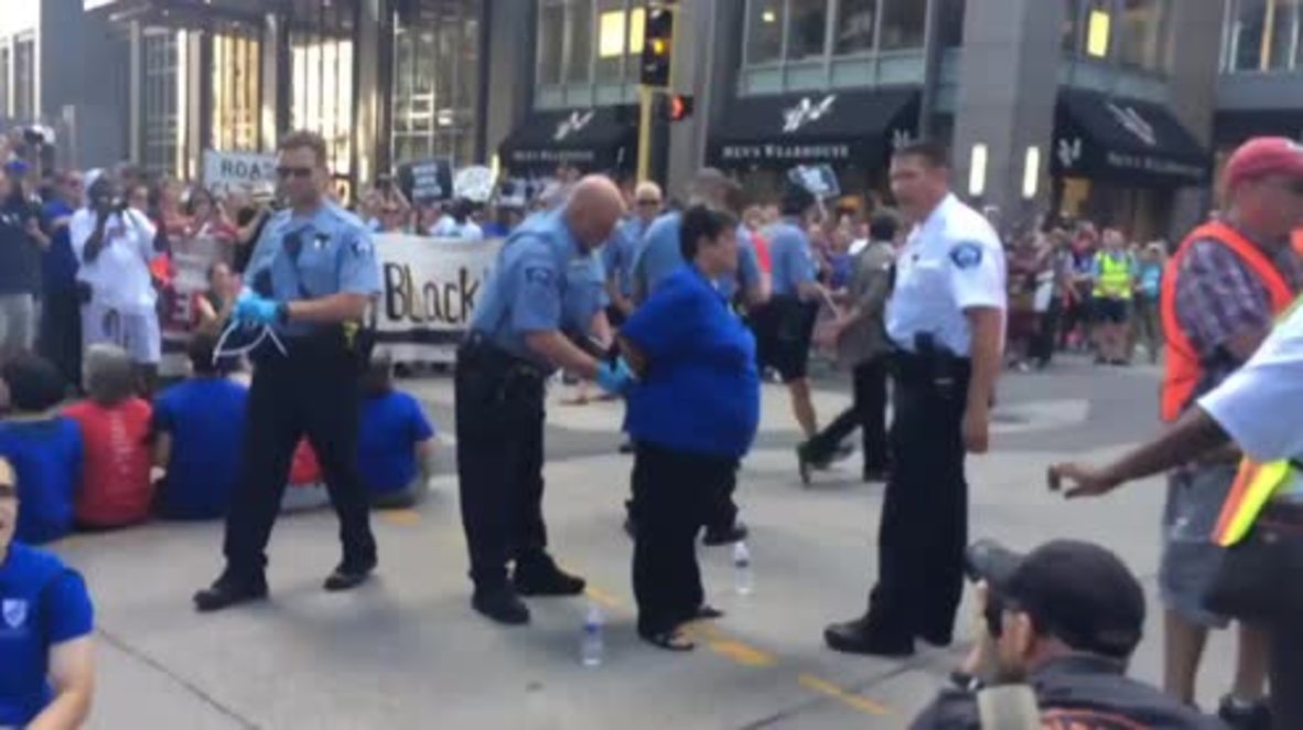 USA: Arrests at Minneapolis rally against police shooting of Philando Castile