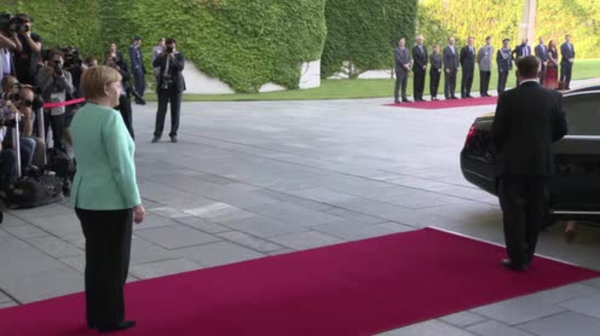 Germany: Merkel welcomes new British PM Theresa May to Berlin with military honours