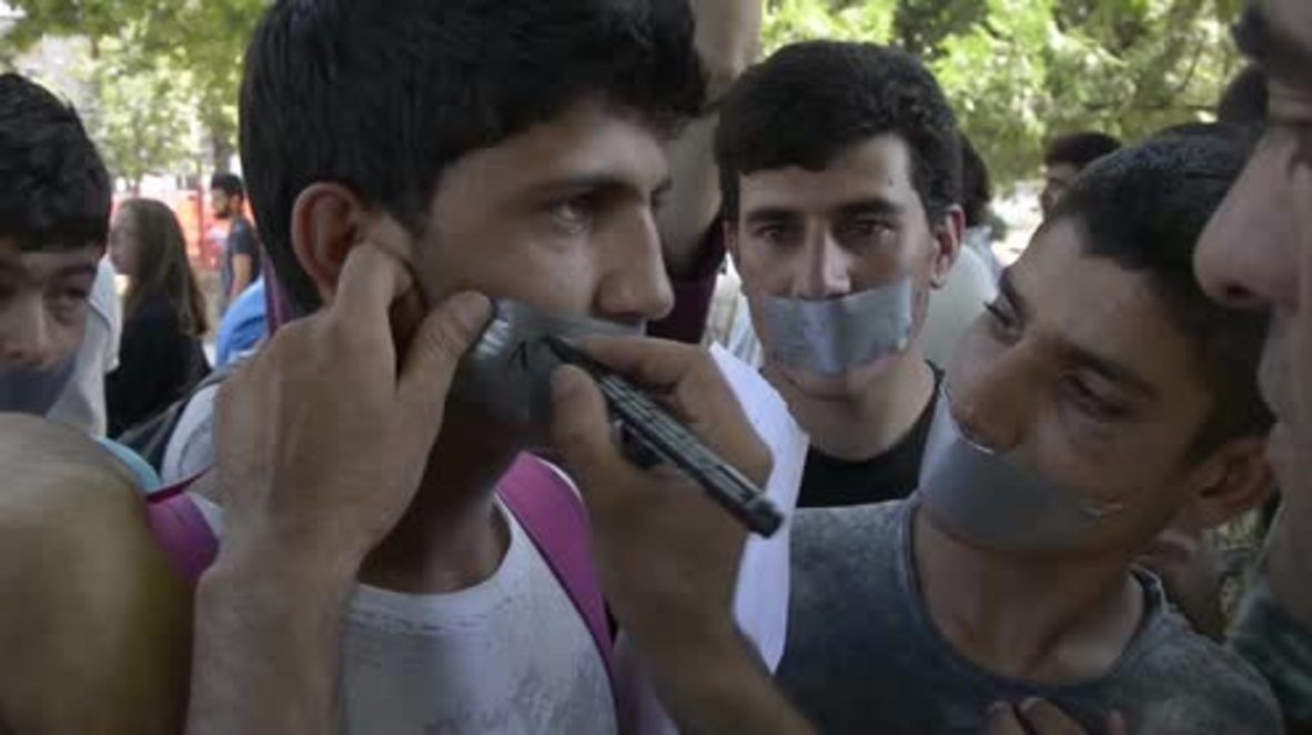 Serbia: Refugees hunger strike to demand opening of Serbian-Hungarian border