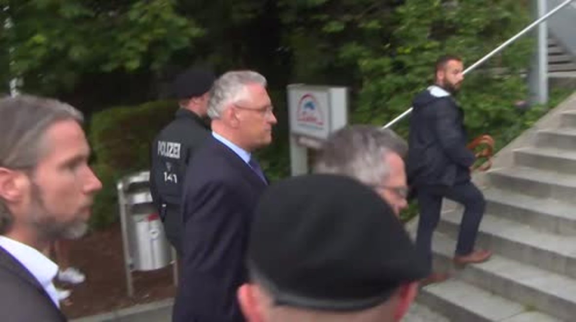 Germany: De Maiziere visits site of Munich shooting