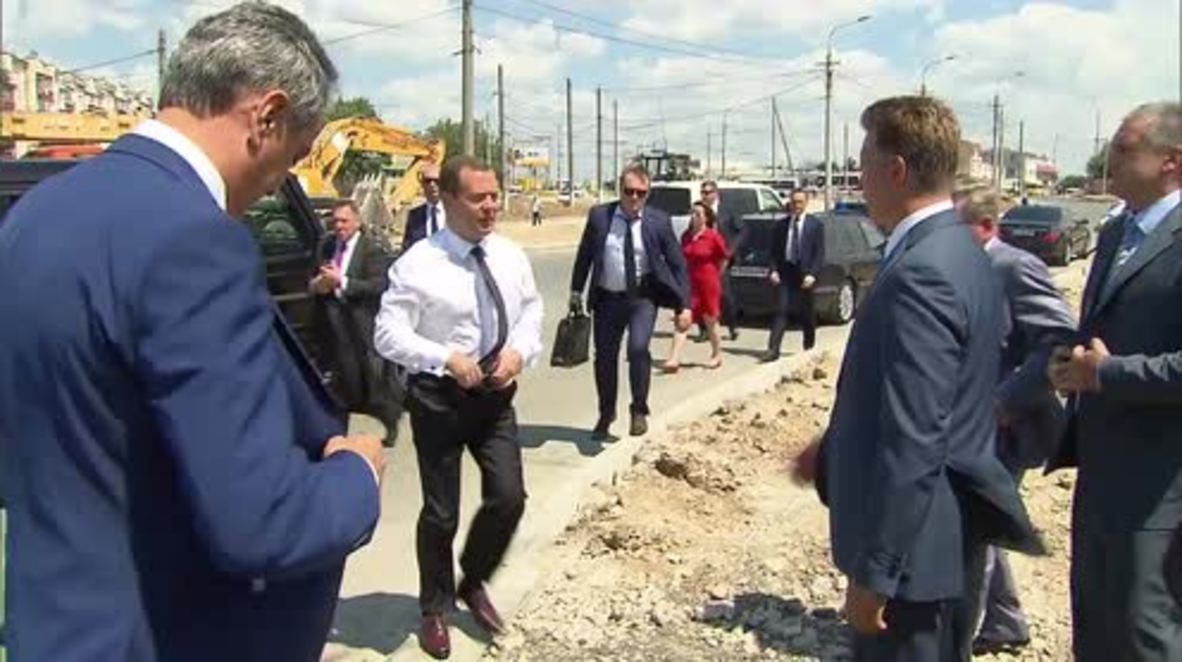 Russia: Medvedev inspects road construction work in Sevastopol
