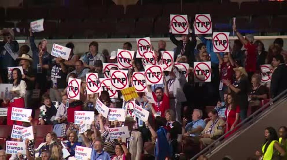 USA: Sanders emails delegates to cease DNC dissent amid TTP protests