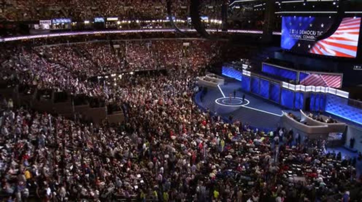 USA: 'You're being ridiculous' – Sarah Silverman admonishes Sanders supporters at the DNC