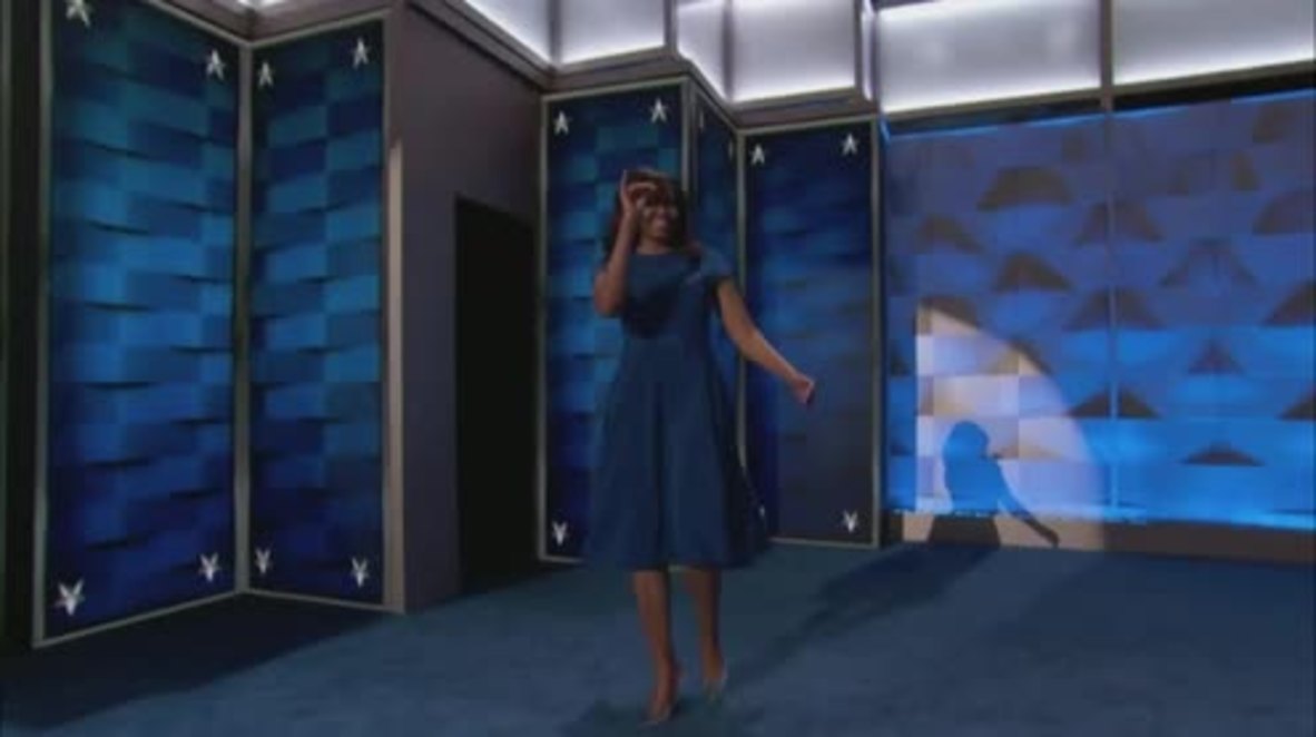 USA: Michelle Obama makes emotional endorsement for Hilary Clinton