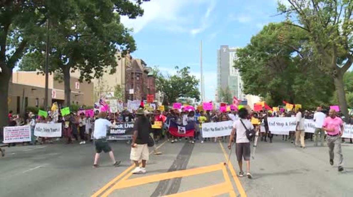 USA: BLM campaigners hold march in Philadelphia on second day of DNC