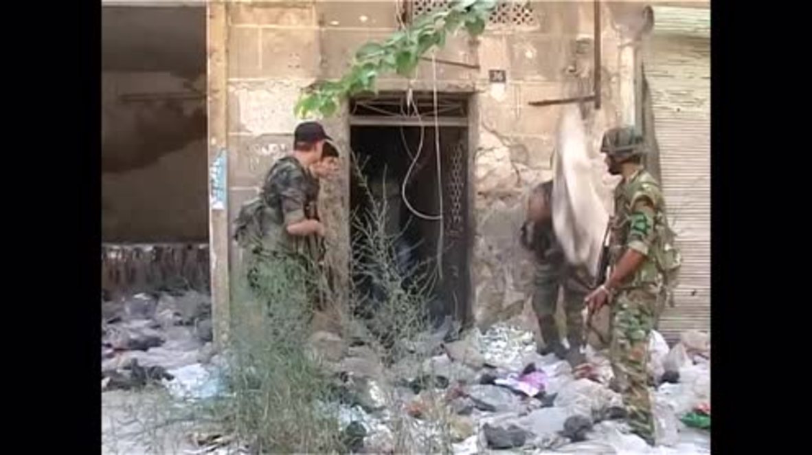 Syria: Militants in Aleppo surrender after humanitarian corridors open