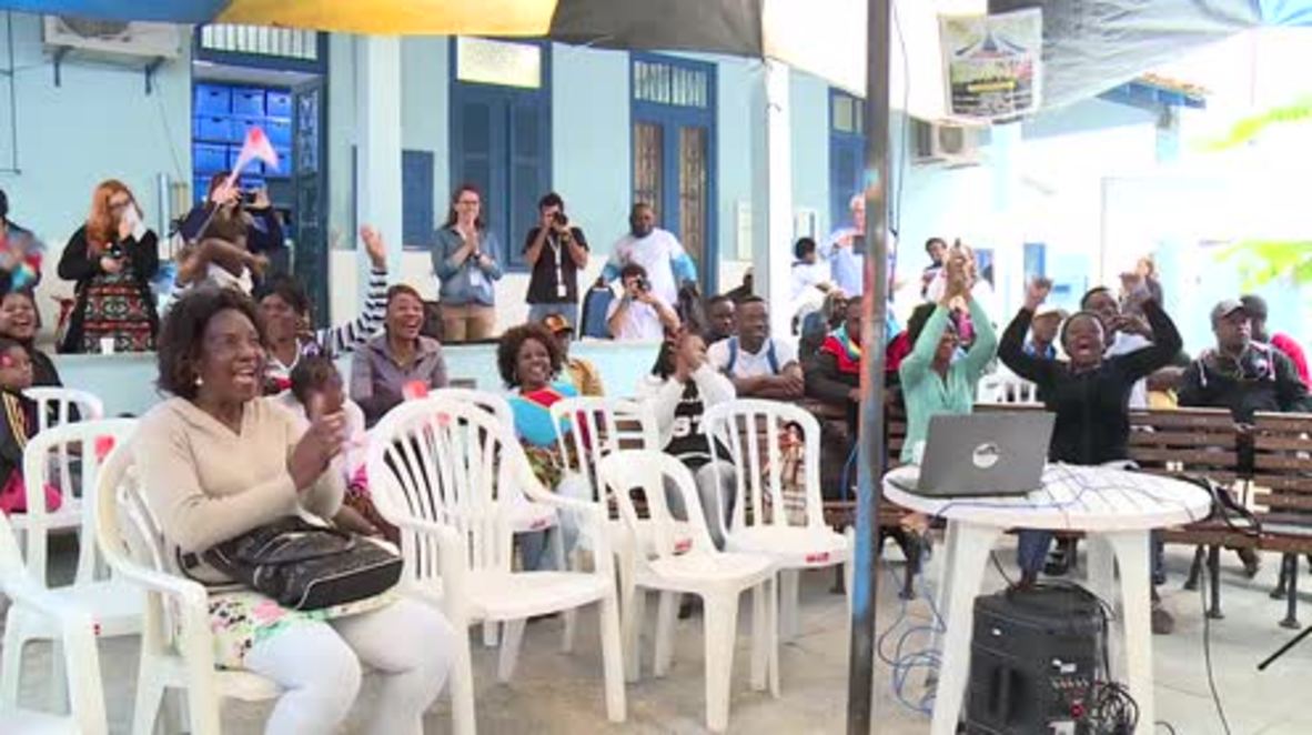 Brazil: Refugees cheer their Rio Olympic heroes