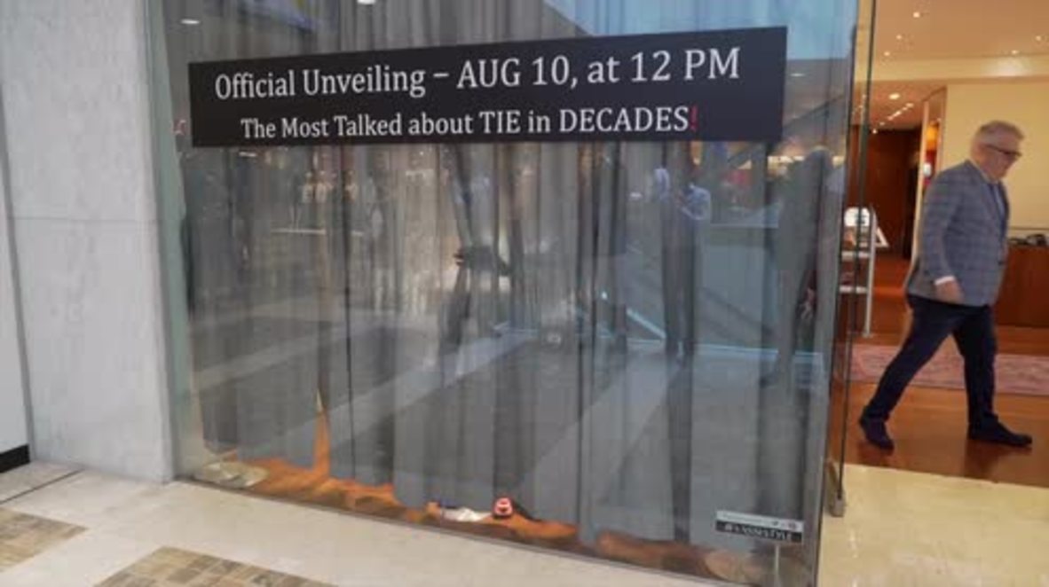 Canada: 'Dump Trump' tie series unveiled in Toronto