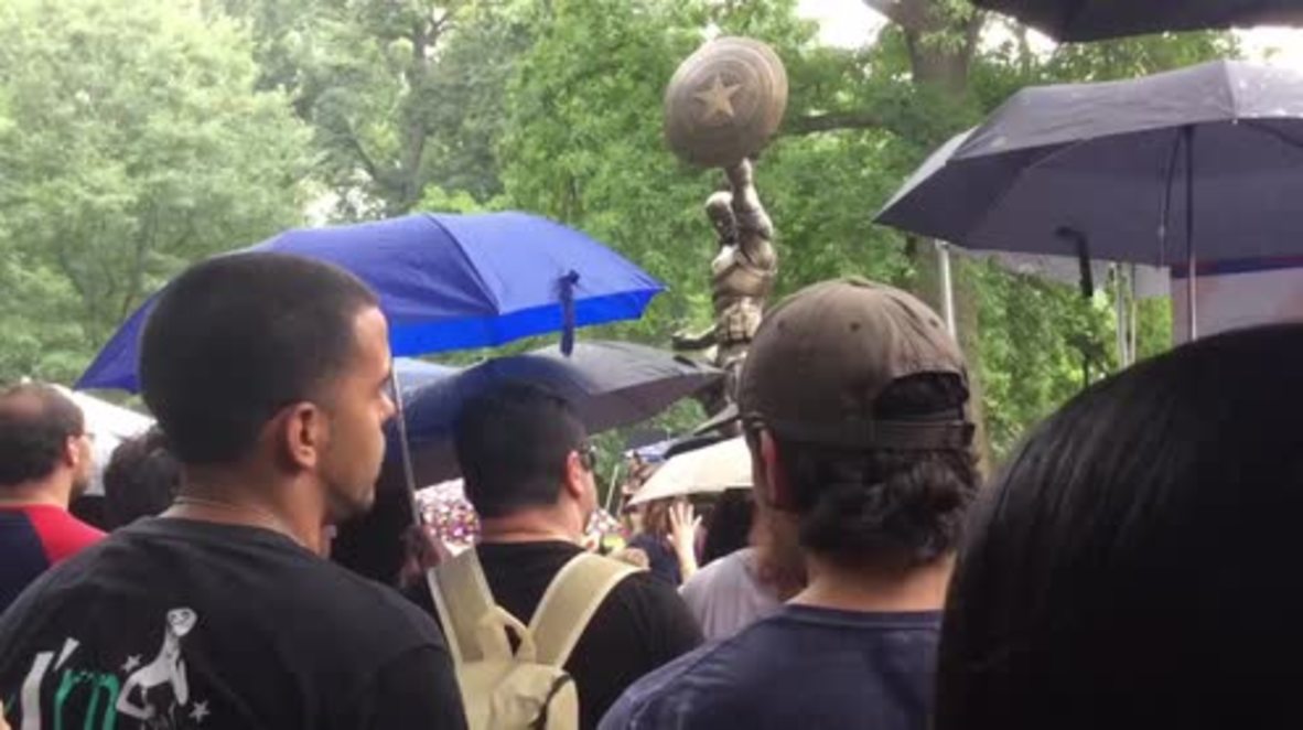 USA: 13 foot Captain America statue unveiled in New York