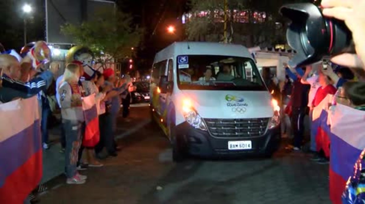 Brazil: Victorious fencing team arrive to a hero’s welcome at Russia Fan's House