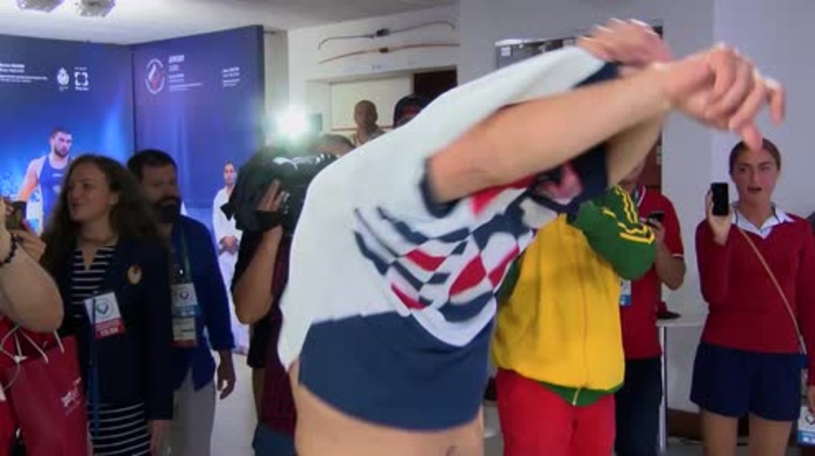 Brazil: Bald move - Russia’s fencing team coach gets head shaved after losing bet
