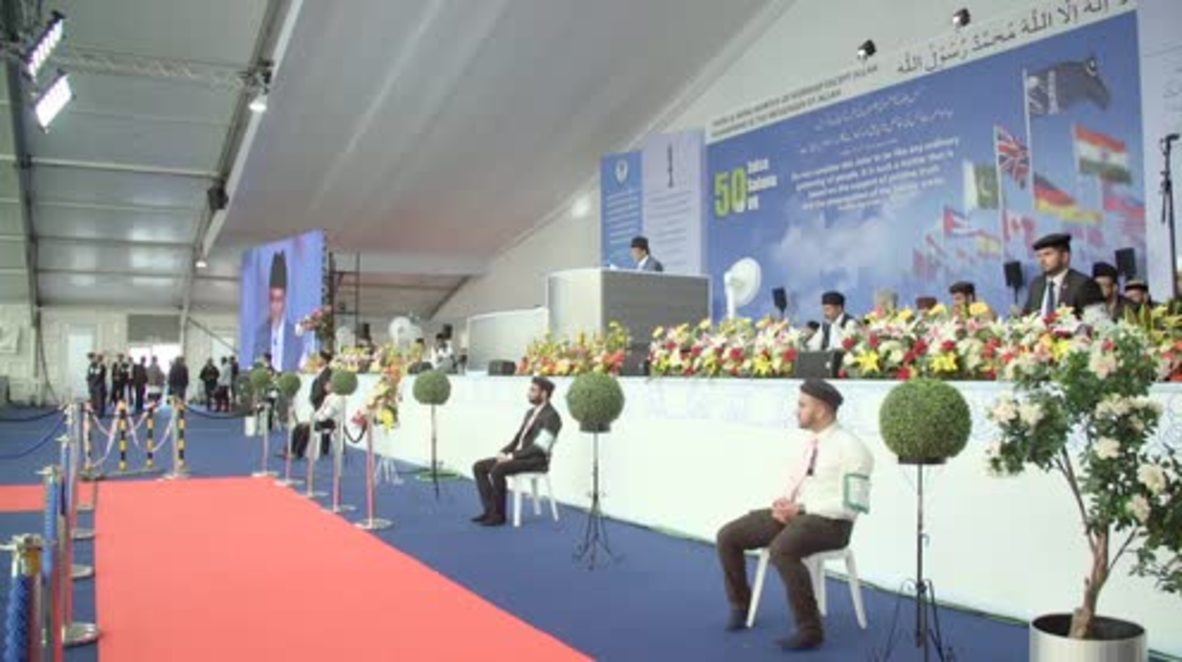 UK: More than 30,000 Ahmadi Muslims gather for 50th Jalsa Salana in Hampshire