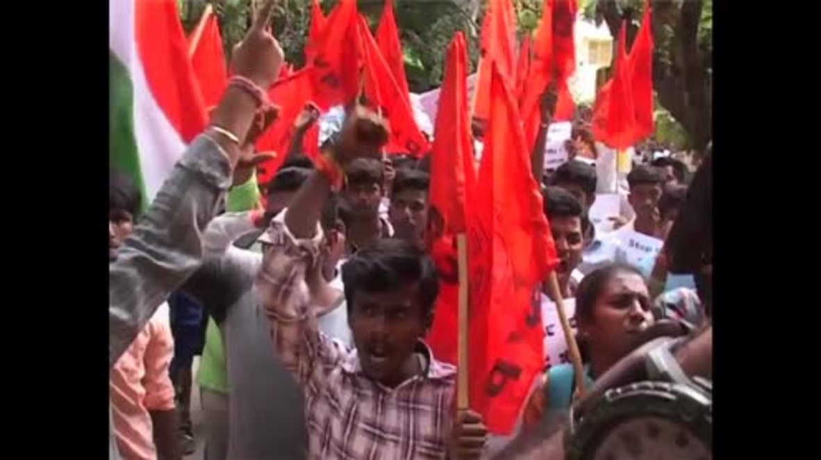 India: Police and protesters clash at anti-Amnesty demo in Bengaluru