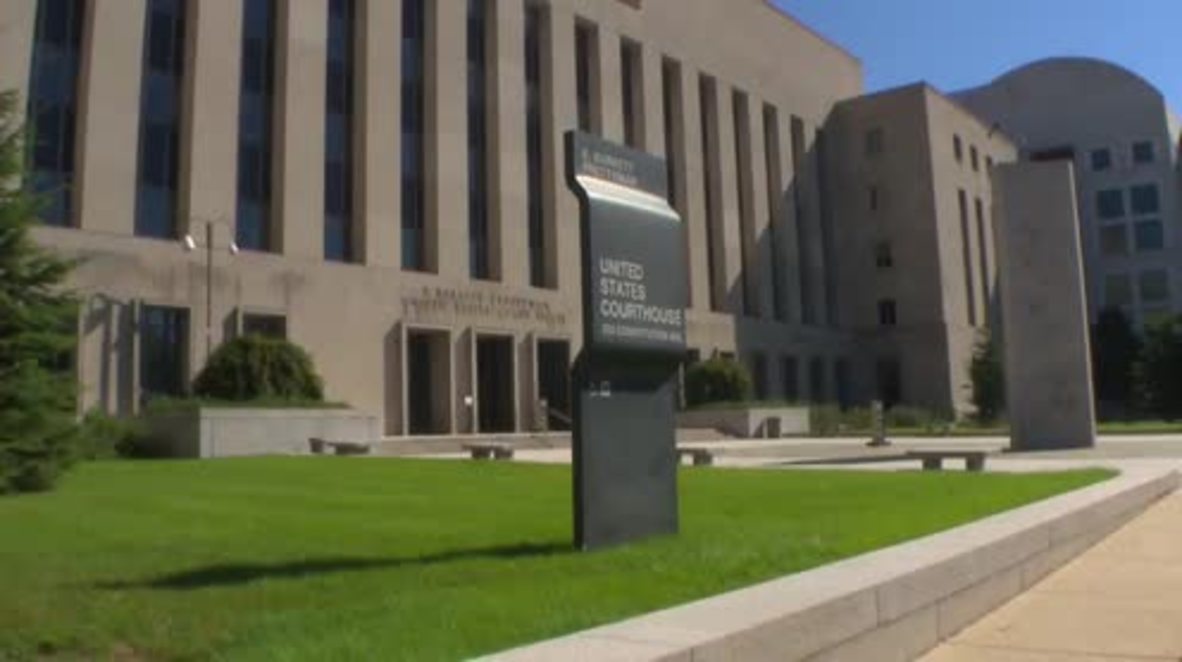 USA: Clinton emails, recovered by the FBI, to be released before election day