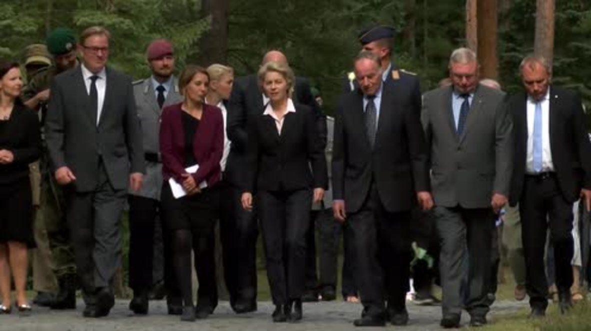 Germany: Von der Leyen oversees the burial of Russian and German WWII soldiers in Halbe