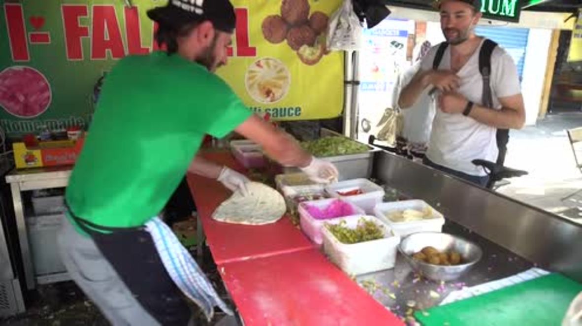 UK: Meet Mohammad - London's falafel wrap master