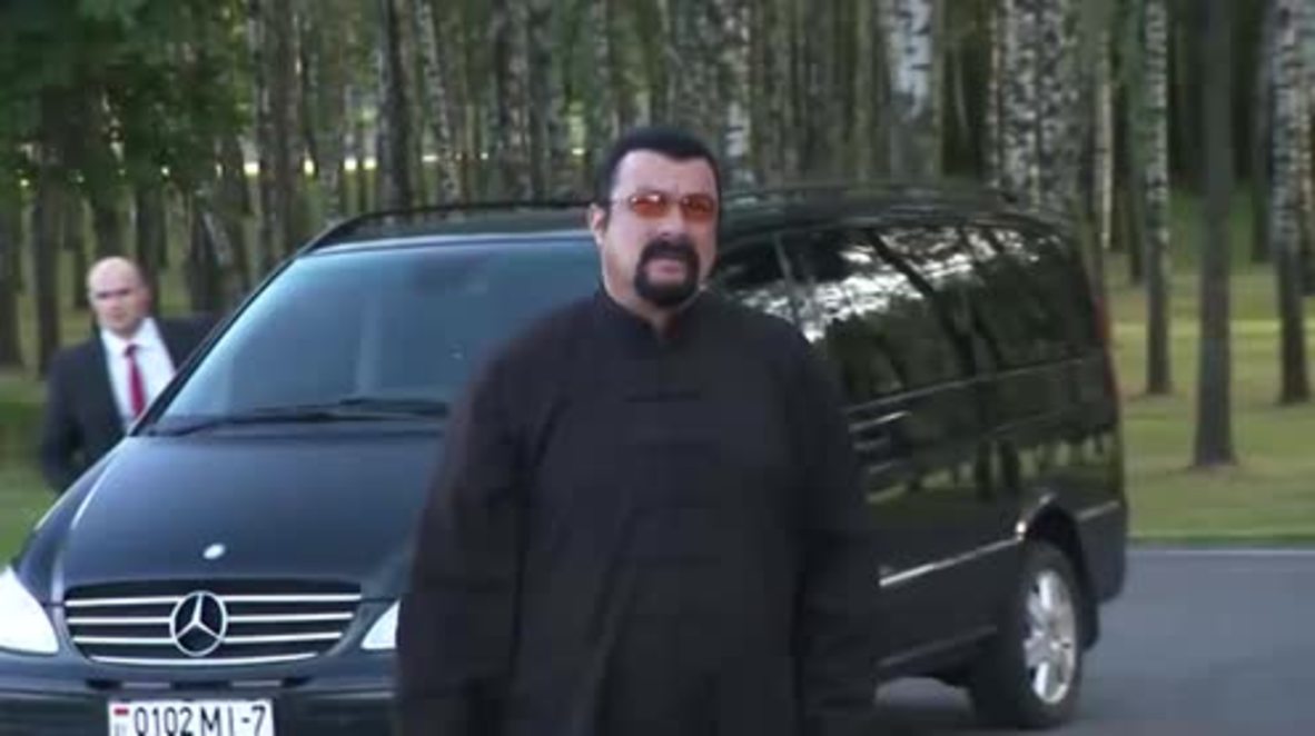Belarus: Steven Seagal pays President Lukashenko a visit
