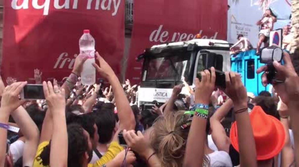 Spain: La Tomatina – 24 tonnes of tomato flung in epic food fight