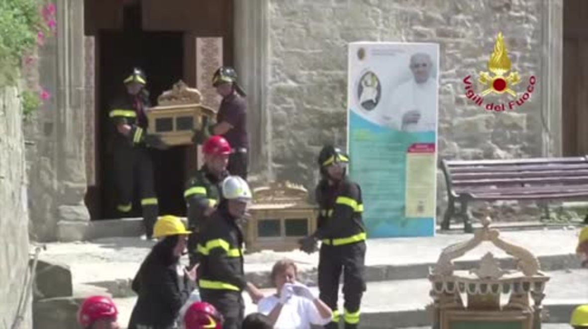Italy: Amatrice firefighters recover ancient art from quake hit church