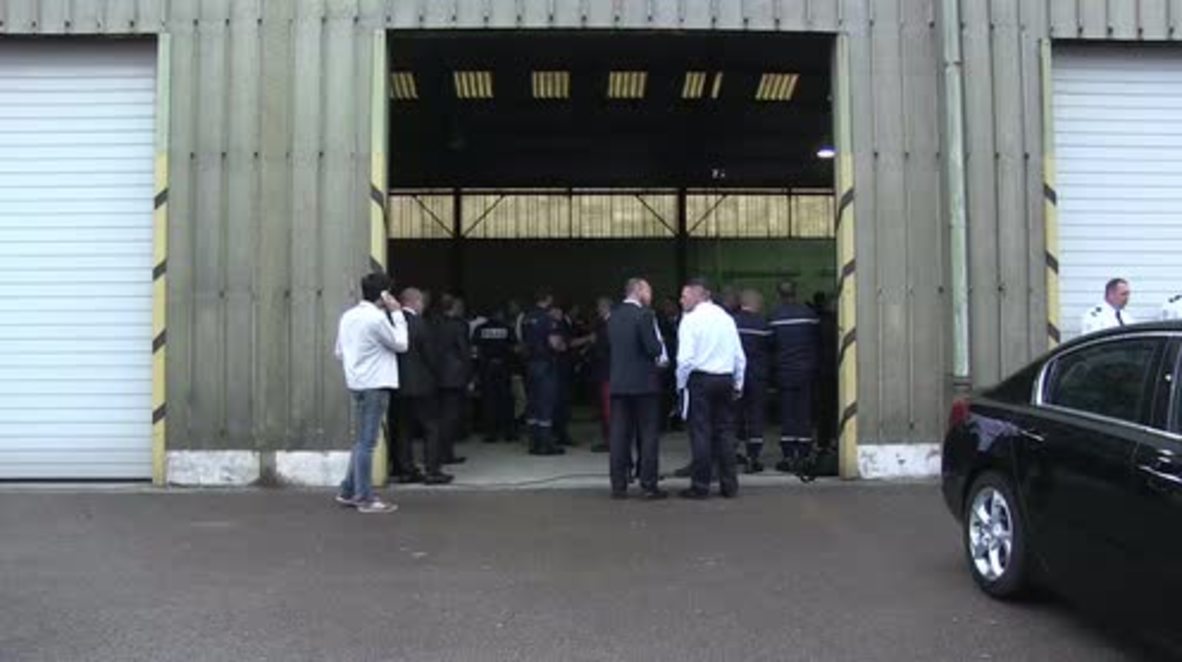 France: Calais refugee camp will be 'completely dismantled' - Cazeneuve