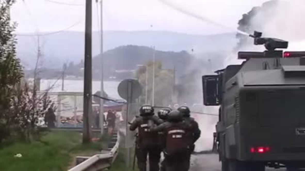 Chile: Clashes in coastal cities across Chile as fishermen protest Fisheries Act