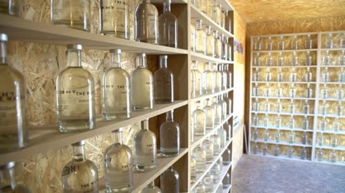UK: Seawater pop-up bar opens in Brixton