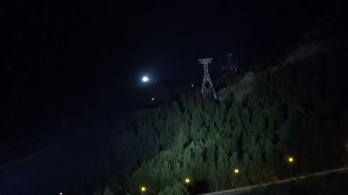 Italy: 50 people trapped overnight in cable cars at 3,000m over French Alps