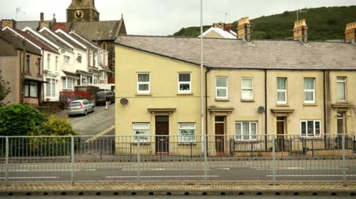 UK: 'I don’t think it’s worth that' – Swansea's 'Hitler House' is up for rent