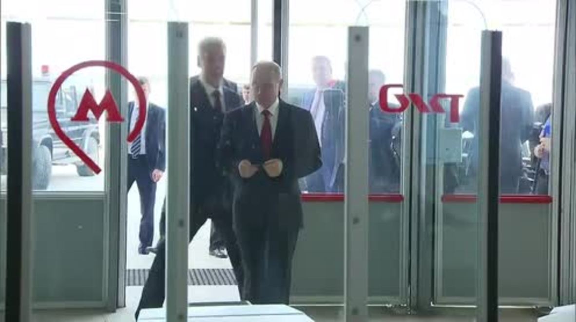 Russia: Putin takes inaugural ride on Moscow Ring Railway