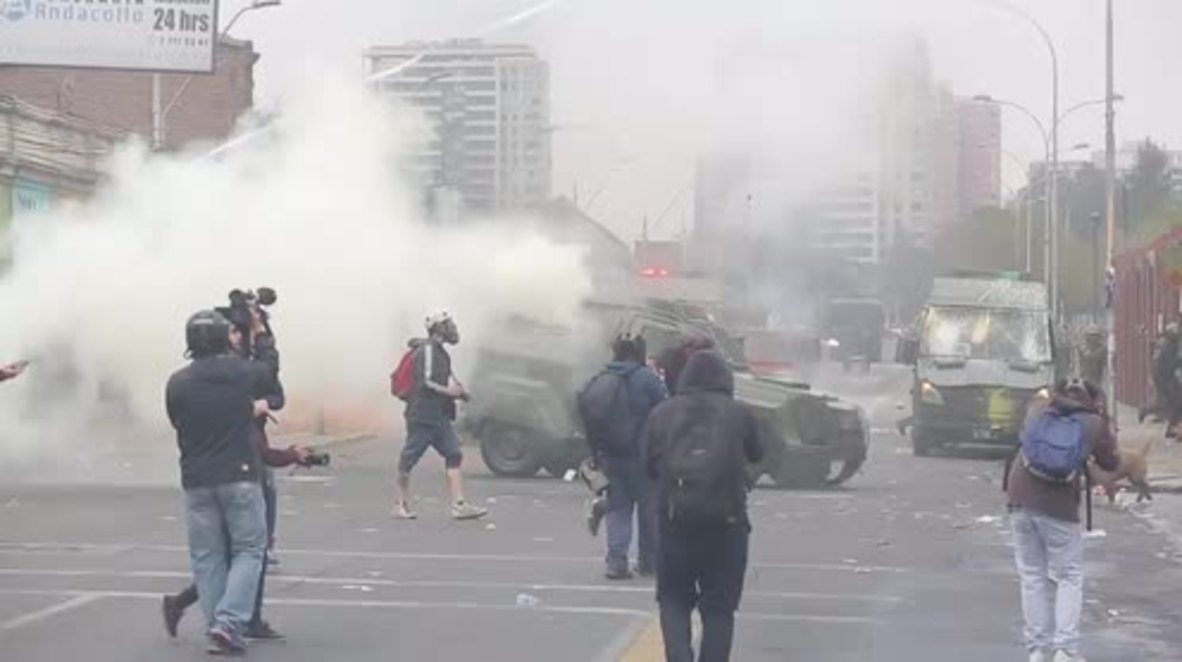 Chile: Police clash with activists in march commemorating Pinochet's victims
