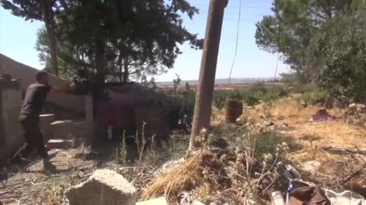 Syria: Anti-government forces and Syrian army battle in Golan Heights despite ceasefire