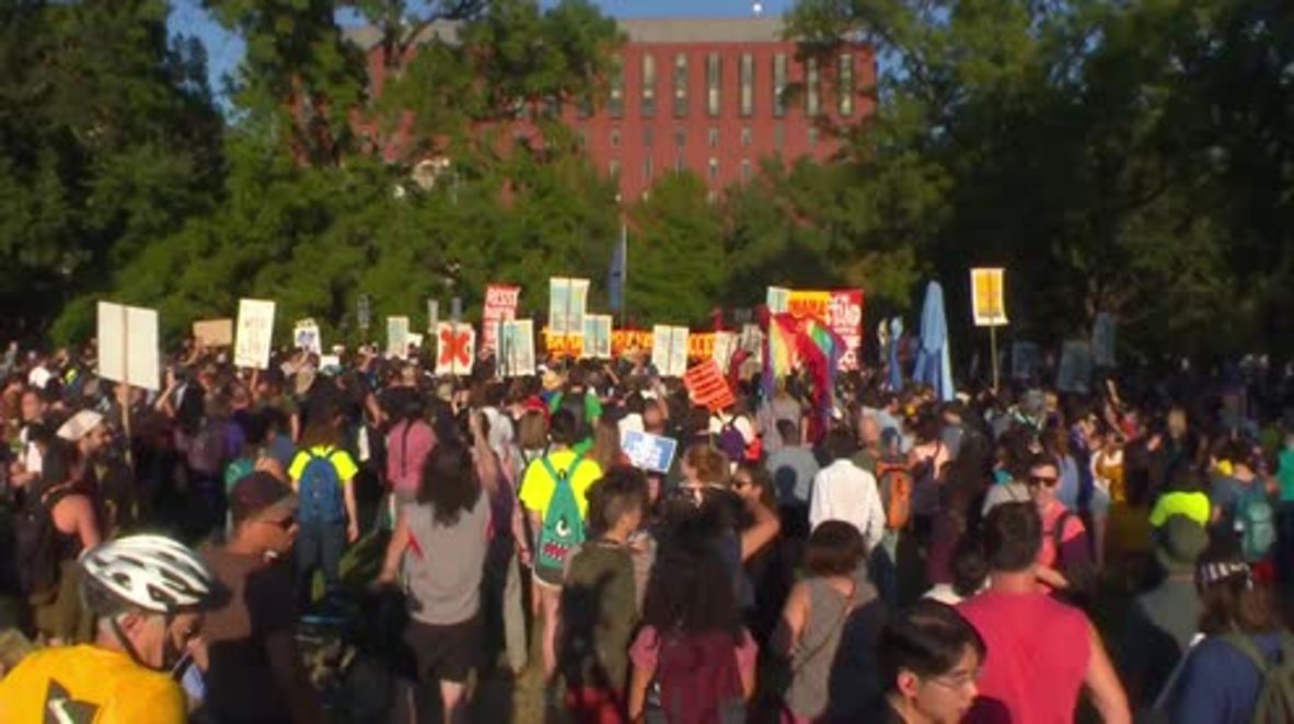 USA: Sanders joins rally against Dakota Access Pipeline in DC