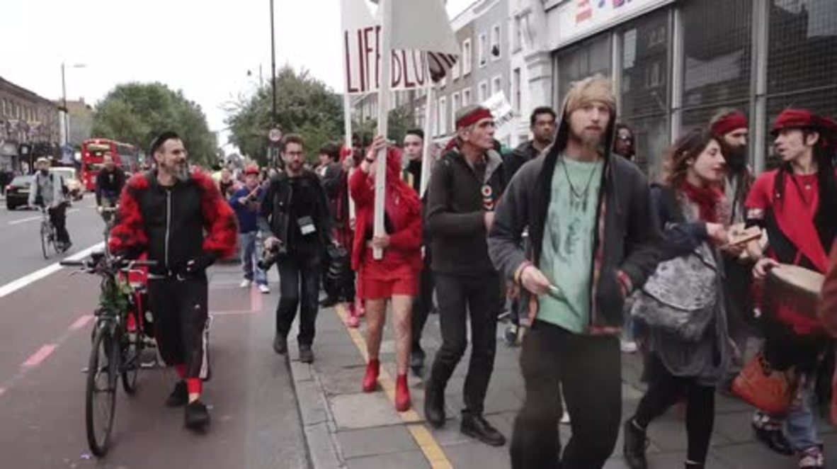 UK: Londoners join dancing demo against closure of Fabric nightclub