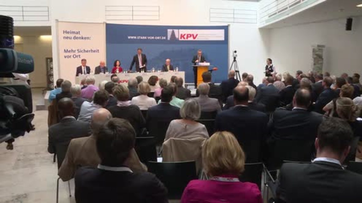 Germany: Rise in attacks on asylum seekers a national 'disgrace' - de Maiziere