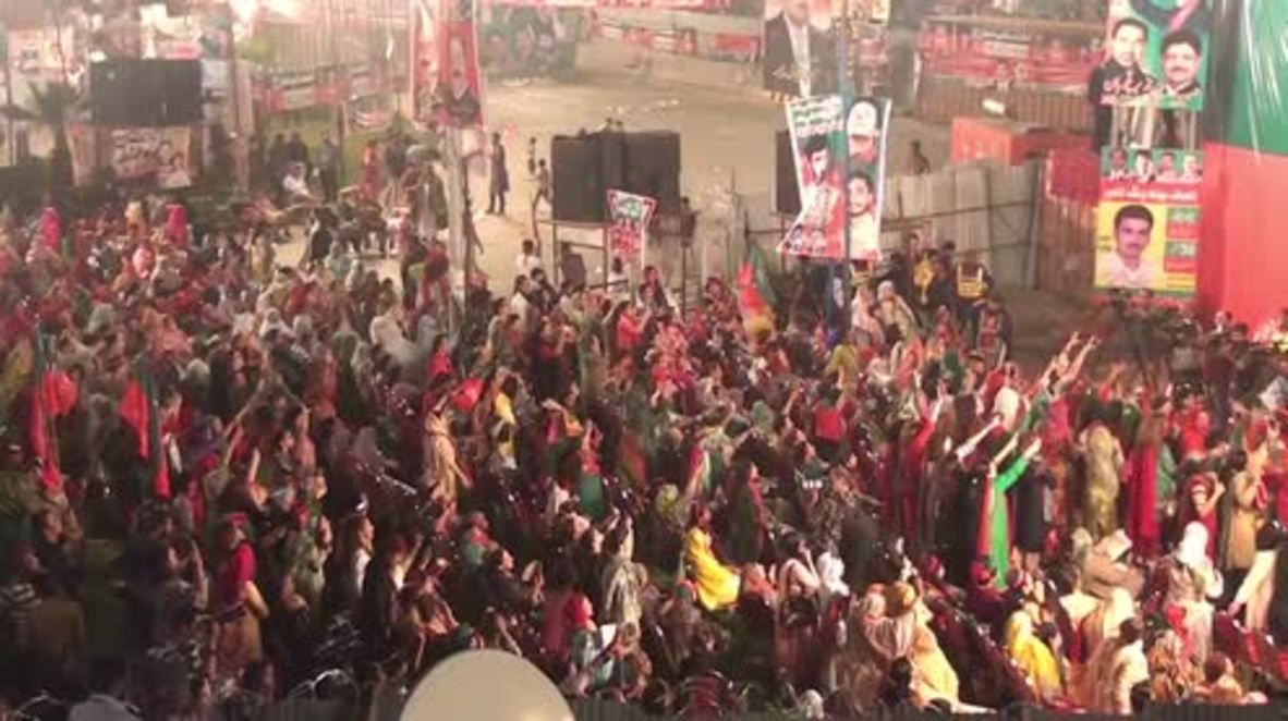 Pakistan: Imran Khan vows to contest PM Sharif's position