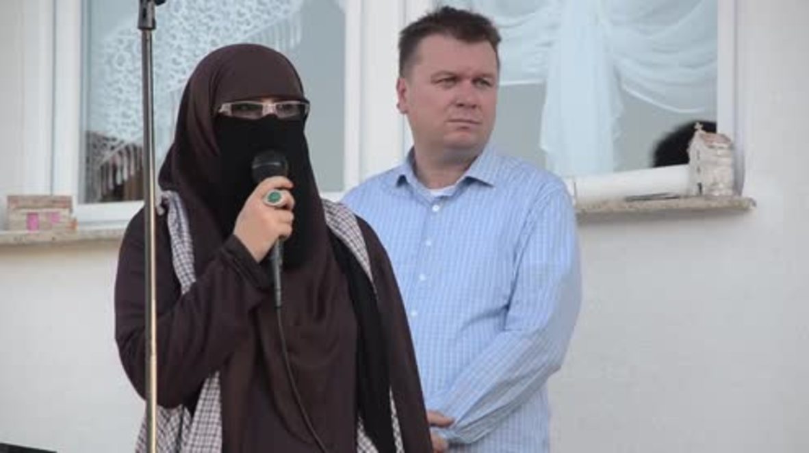 Bosnia and Herzegovina: Woman wearing niqab stands in local elections for first time