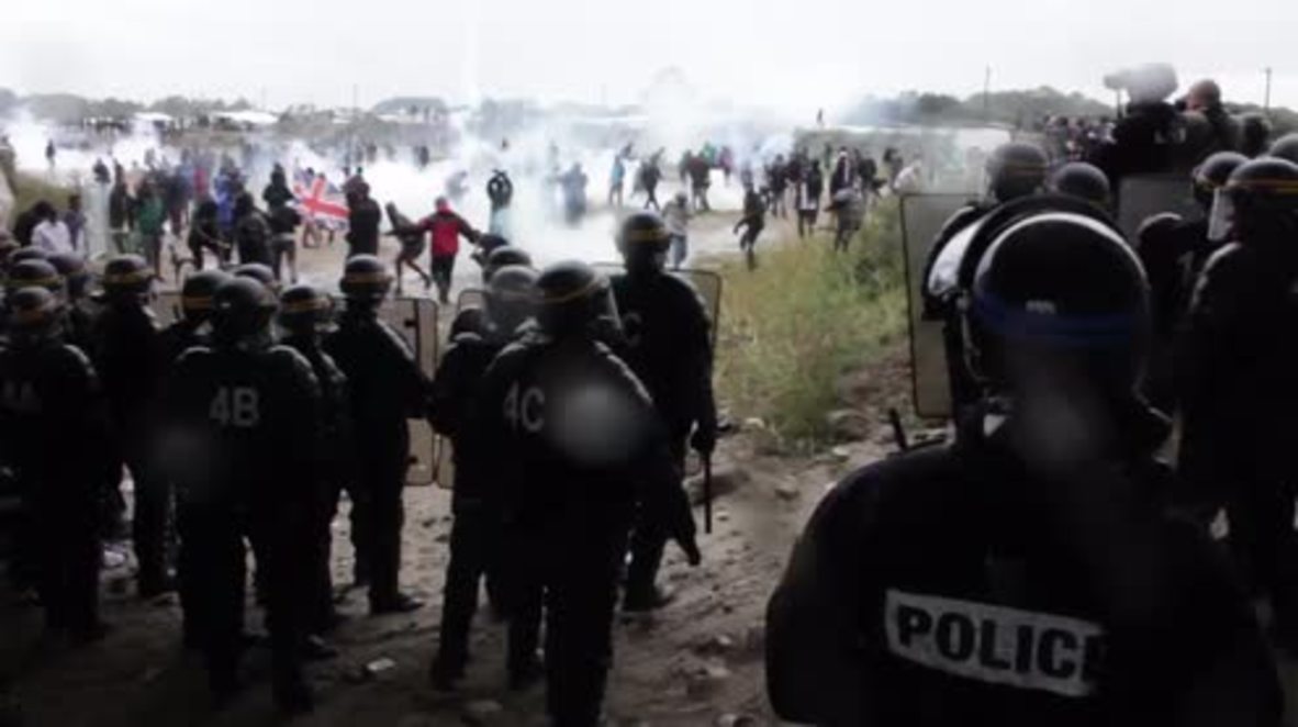 France: Teargas, water cannon deployed on pro-refugee protesters in Calais
