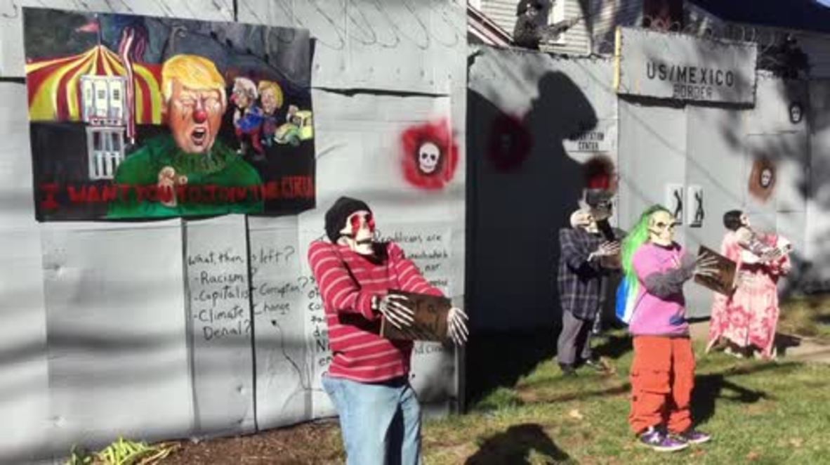 USA: History professor builds 'Trump Wall' Halloween display