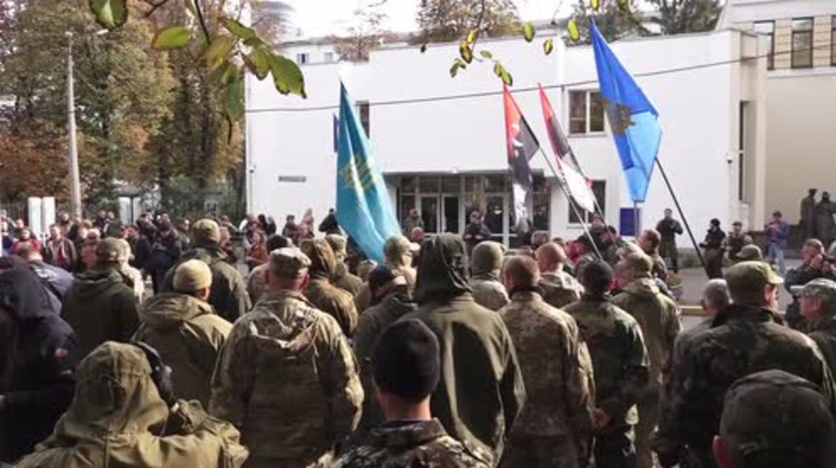 Ukraine: Nationalists rally at Interior Ministry against police protection legislation