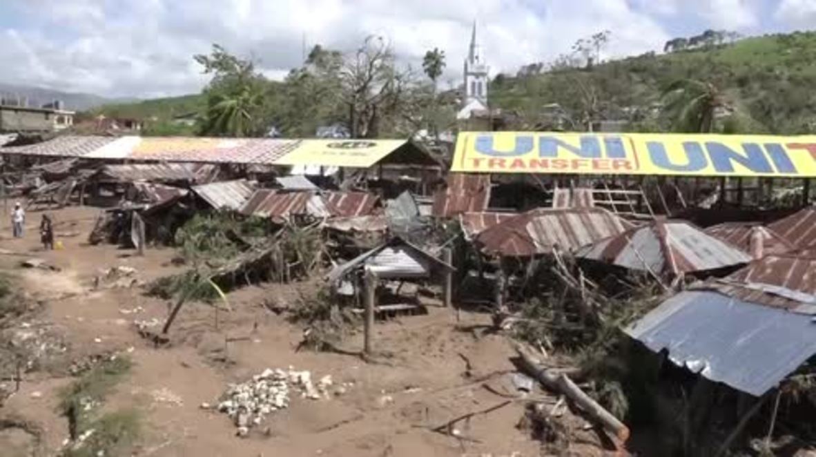 Haiti: Nearly 900 dead after Hurricane Matthew rips through Caribbean