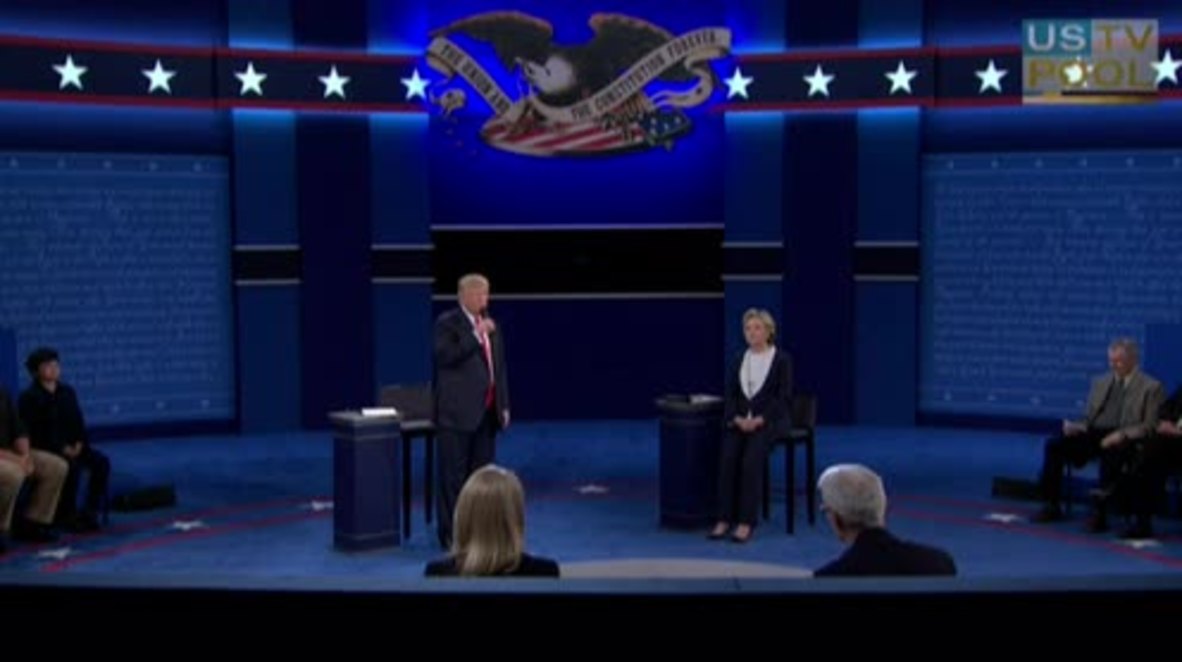 USA: Trump dismisses lewd remarks as "locker room talk"