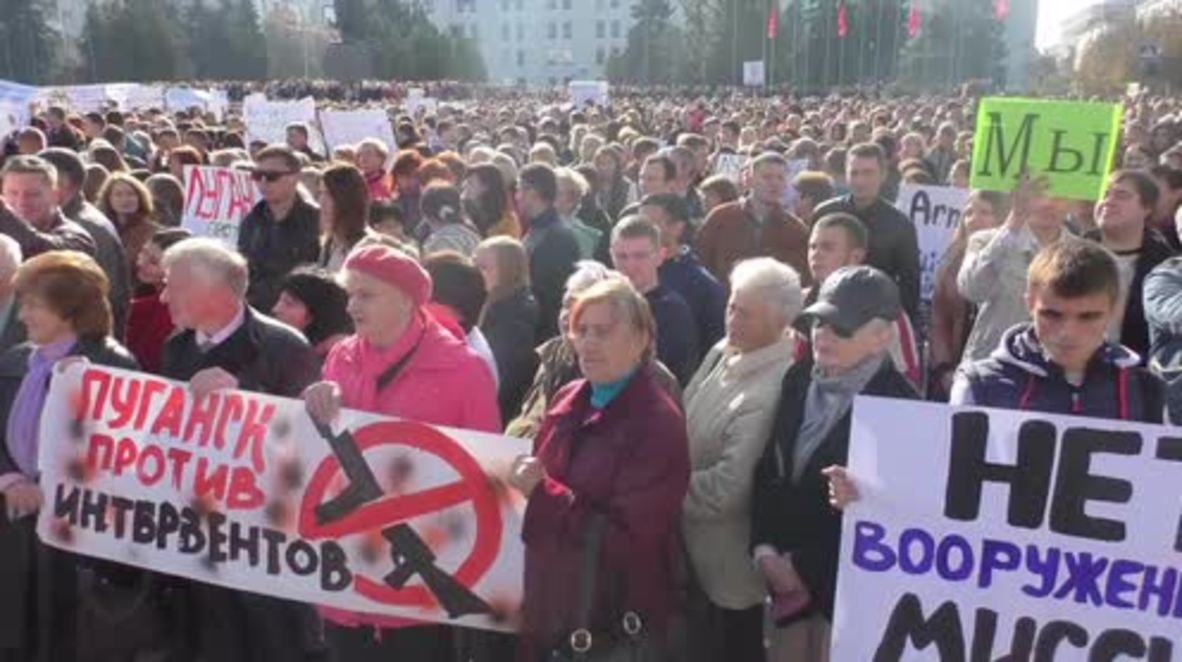 Ukraine: Thousands rally in Lugansk against proposed 'armed mission'