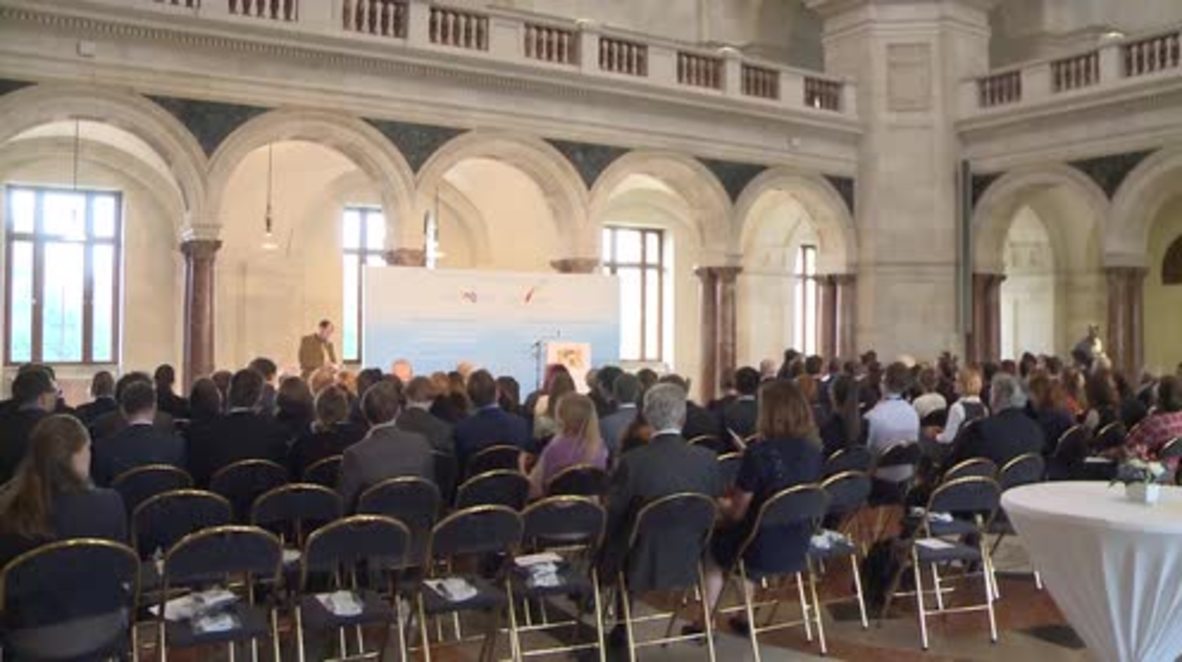 Germany: Bavarian PM criticises sanctions against Russia