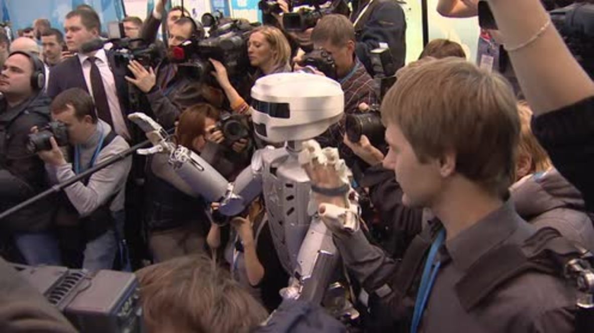 Russia: Android robot meets Patriarch Kirill at Orthodox Student Forum